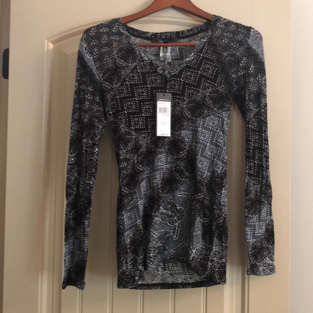 NWT BCBG MaxAzaria fitted JANN top size Small